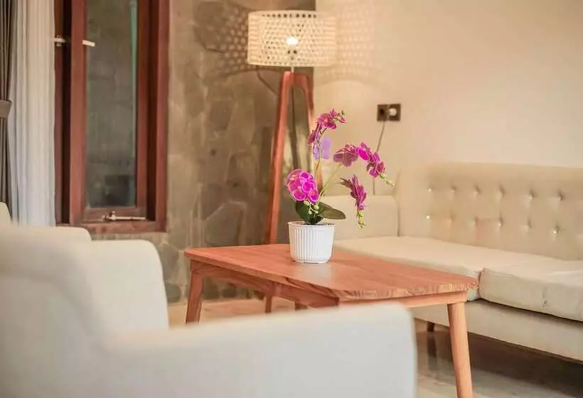 Hotelli Tirta Arum