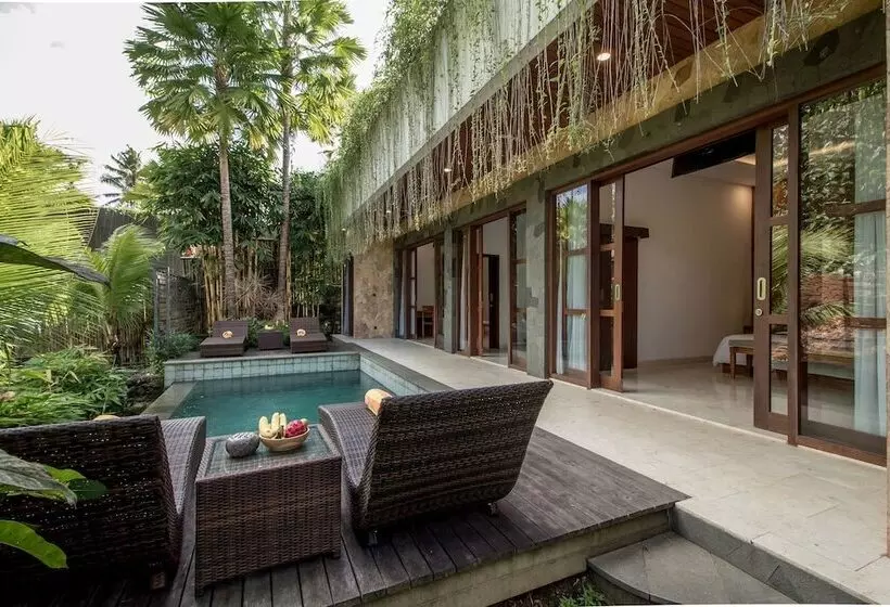 Hotelli Tirta Arum
