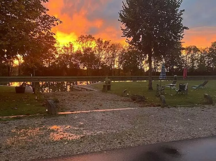 Majatalo La Maison Du Canal