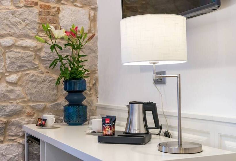 پانسیون Palms Promenade Luxury Rooms