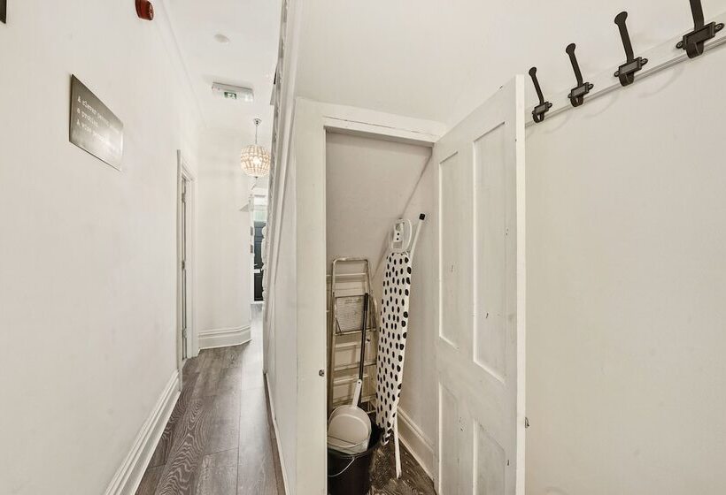 דירת נופש Modern 4br Victorian Home Near Luton Airport