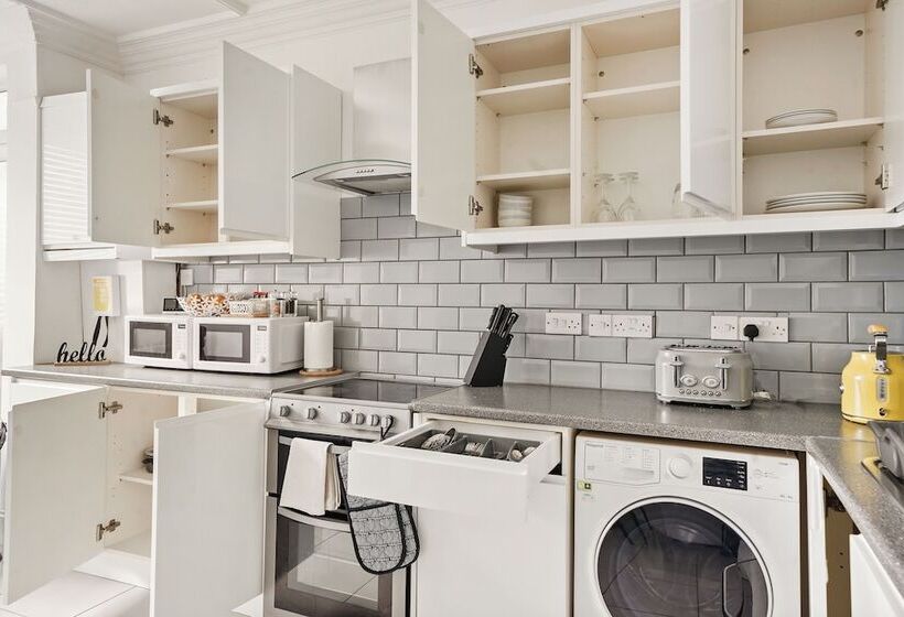 דירת נופש Modern 4br Victorian Home Near Luton Airport