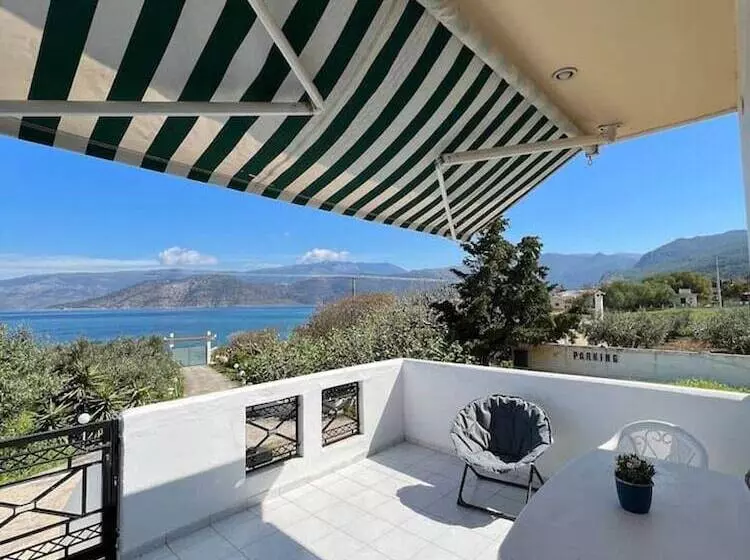 レジデンス Alepochori Seaside Village