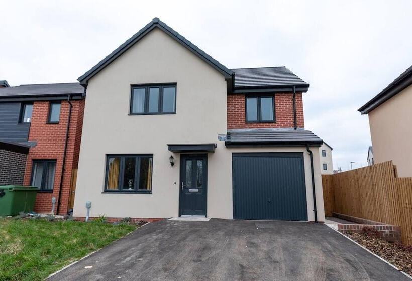 إقامة Beautiful 4 Bed House 15 Mins To Cardiff & Newport