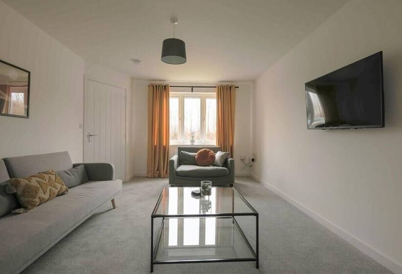 إقامة Beautiful 4 Bed House 15 Mins To Cardiff & Newport