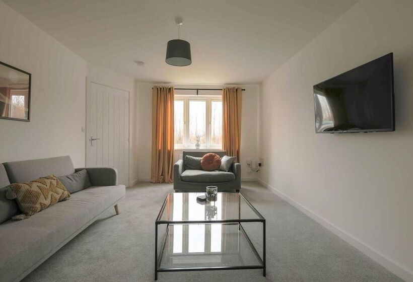 إقامة Beautiful 4 Bed House 15 Mins To Cardiff & Newport