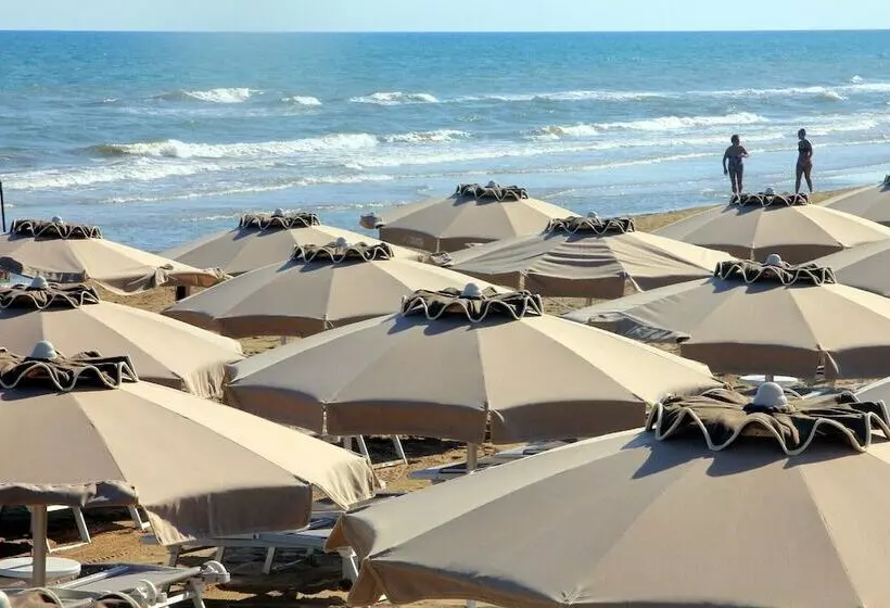 اقامتگاه Camping Village Serenella