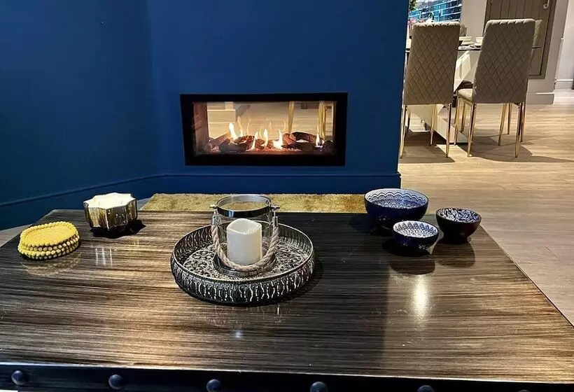 Residenssi Cottage With Stunning Views And Hot Tub