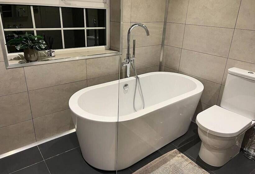 レジデンス Cottage With Stunning Views And Hot Tub