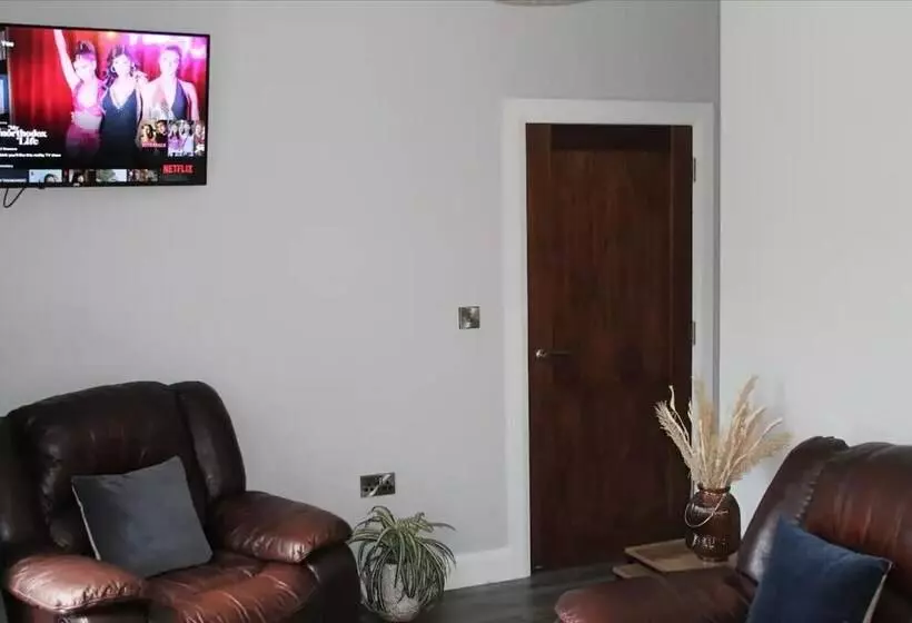 Residenssi Forest View House   Private Hot Tub