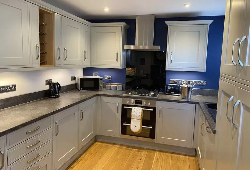 Residenssi Foxy Cottage Near Westward Ho!