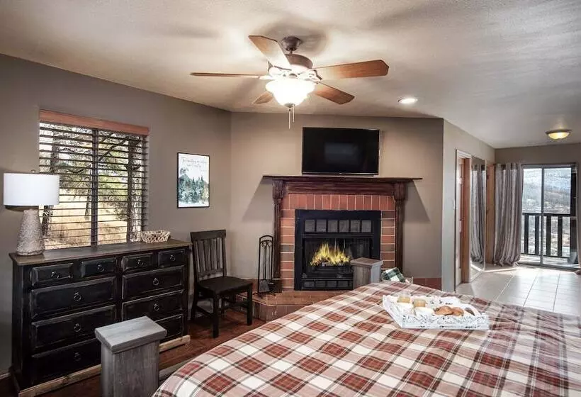 Timberline Hideaway
