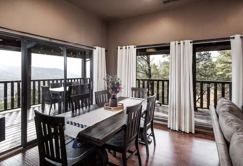 Timberline Hideaway