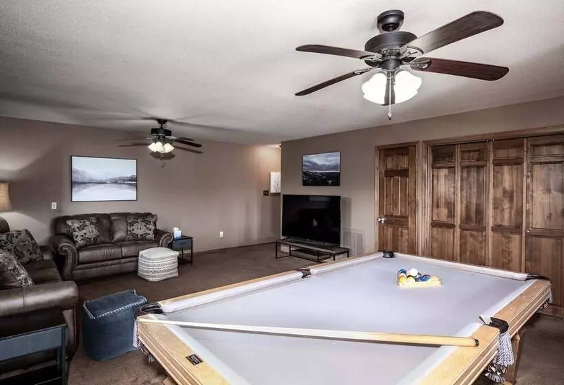 Timberline Hideaway