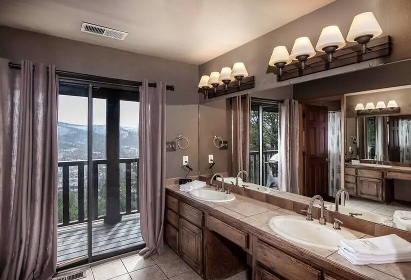 Timberline Hideaway