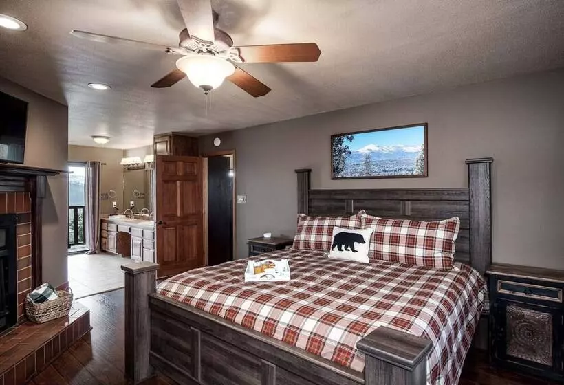 Timberline Hideaway