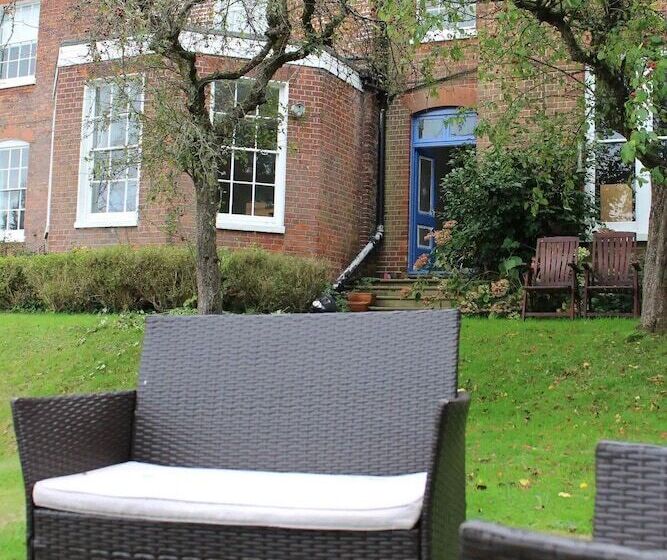 민박 Swollows House