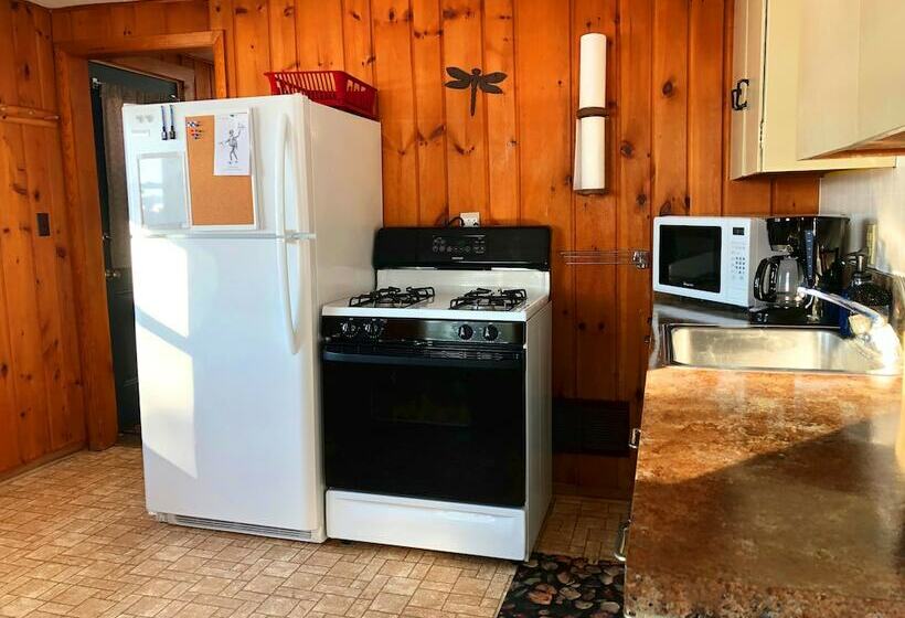 Buckskin Lake Resort   Kodiak