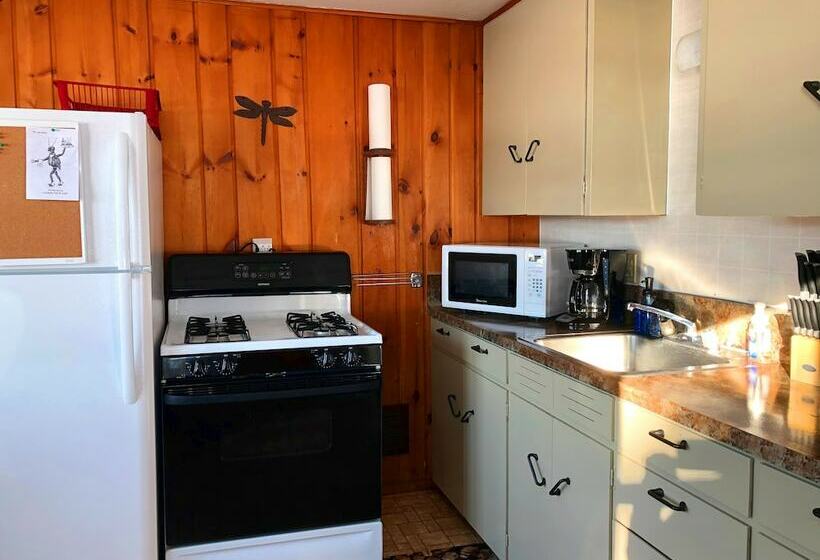 Buckskin Lake Resort   Kodiak