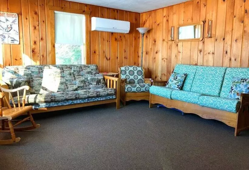 Buckskin Lake Resort   Kodiak