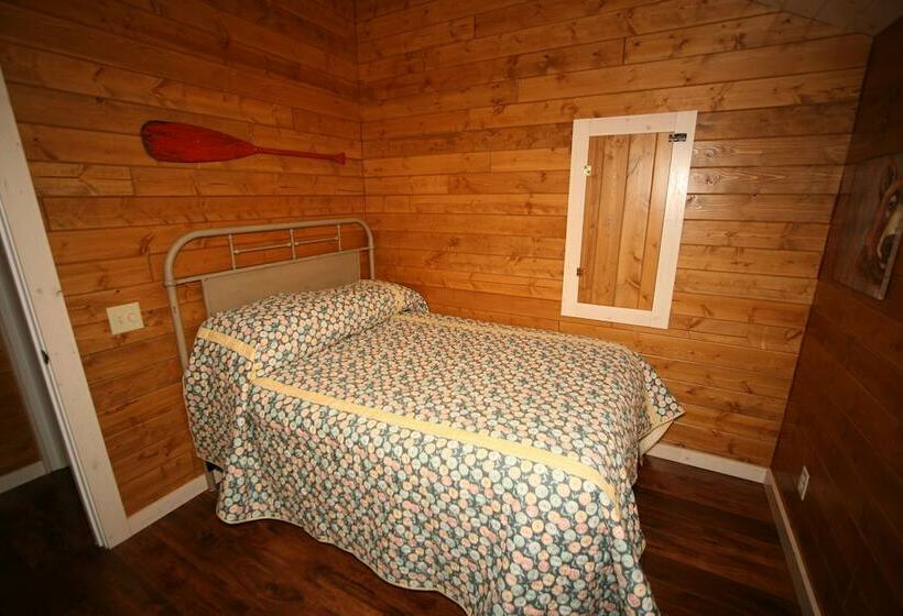Deerwood Resort   Whippoorwill Cabin
