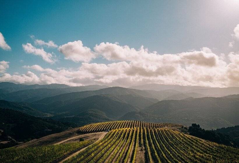 Отель Holman Ranch Estate Vineyard & Winery