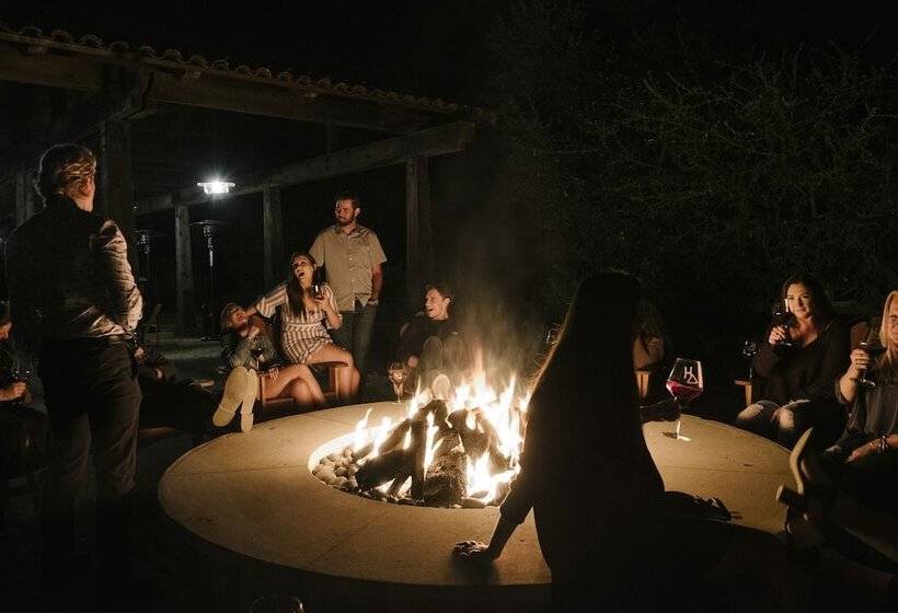 Отель Holman Ranch Estate Vineyard & Winery