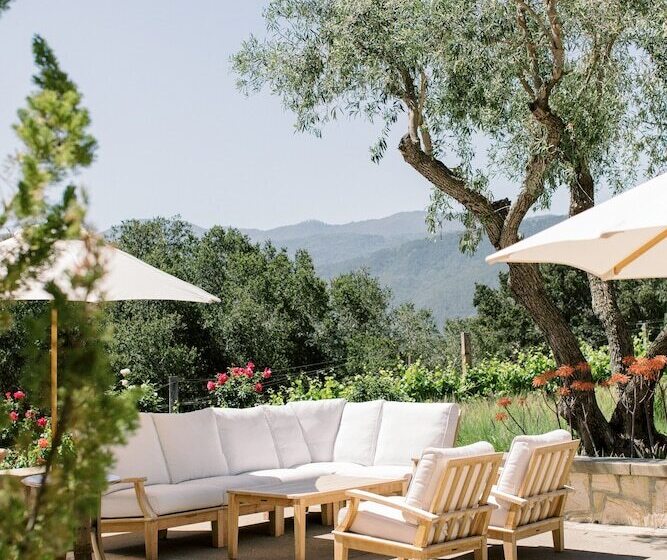 Отель Holman Ranch Estate Vineyard & Winery