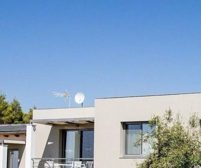 Majatalo Alikon Adult Only