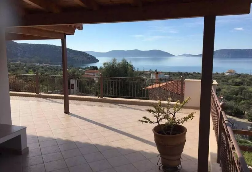 レジデンス Immaculate 3 Bed House In Ermioni