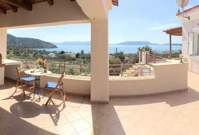 レジデンス Immaculate 3 Bed House In Ermioni