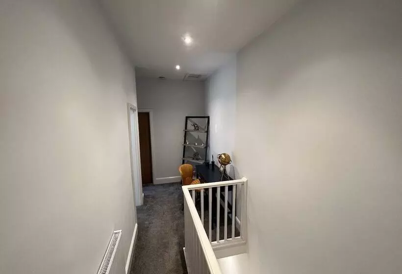 レジデンス Luxury 2 Bed Apartment Great Location