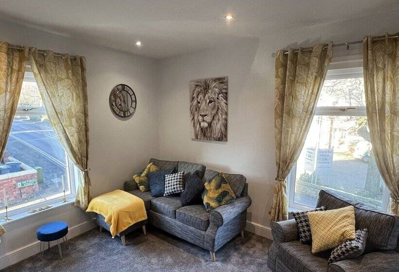 Резиденция Luxury 2 Bed Apartment Great Location