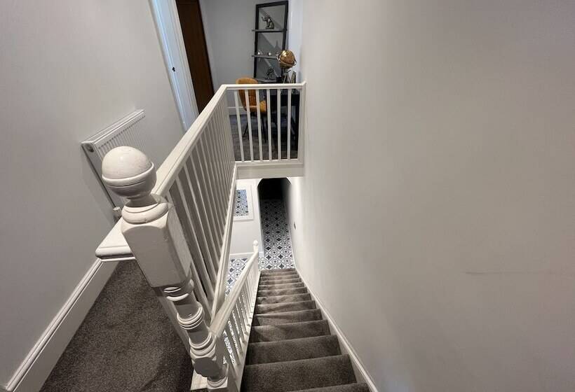 Резиденция Luxury 2 Bed Apartment Great Location