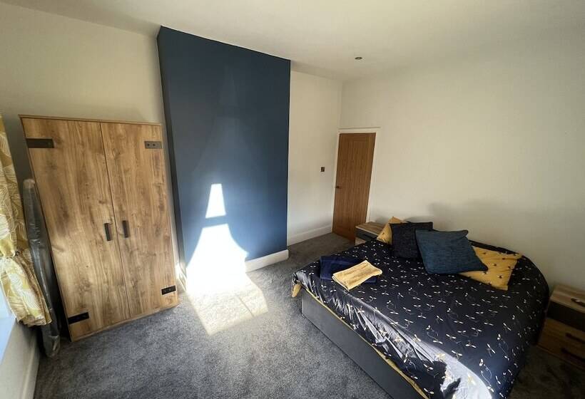 Резиденция Luxury 2 Bed Apartment Great Location