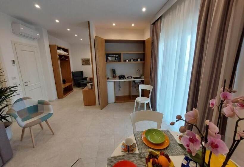 레지던스 Mistral Luxury Suites