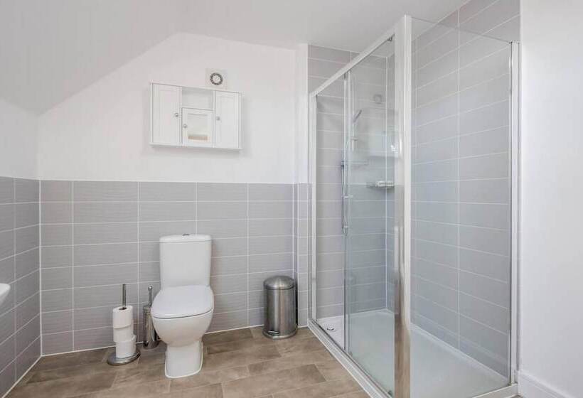 레지던스 Tms Cheerful 5bdr House! Thurrock! Free Parking!