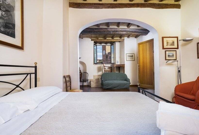 The Balcony Suite  Piazza Del Campo View