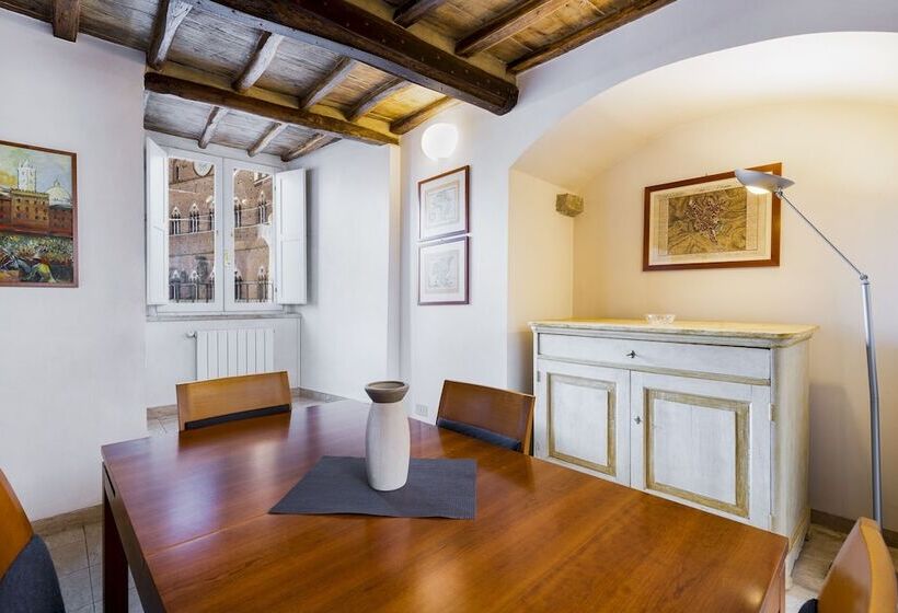 The Balcony Suite  Piazza Del Campo View