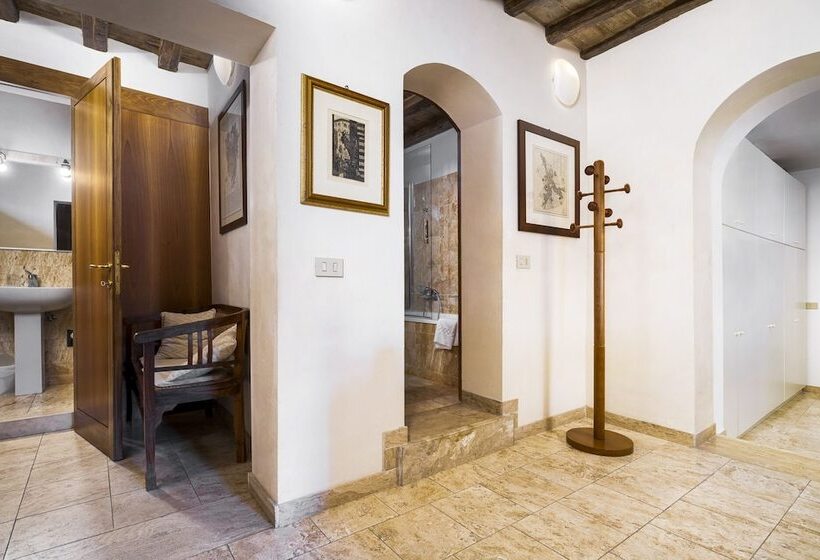 The Balcony Suite  Piazza Del Campo View