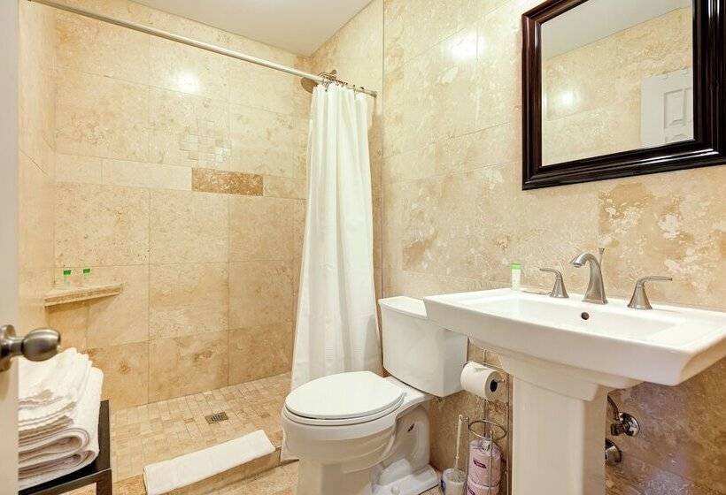 Wellington Inn By Hoco Hotels Collection