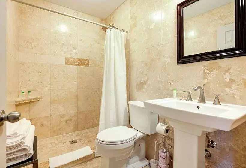 Wellington Inn By Hoco Hotels Collection