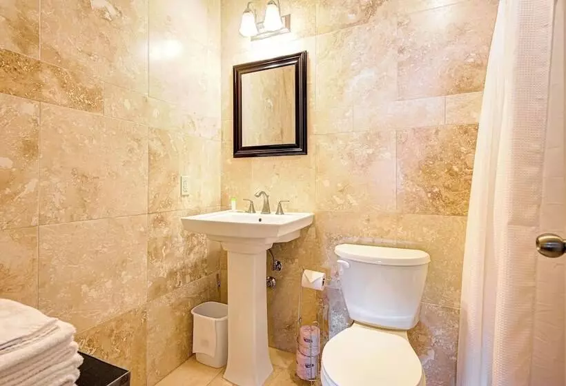 Wellington Inn By Hoco Hotels Collection