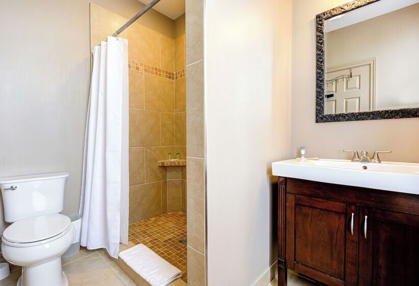 Wellington Inn By Hoco Hotels Collection