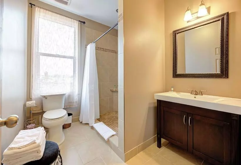 Wellington Inn By Hoco Hotels Collection