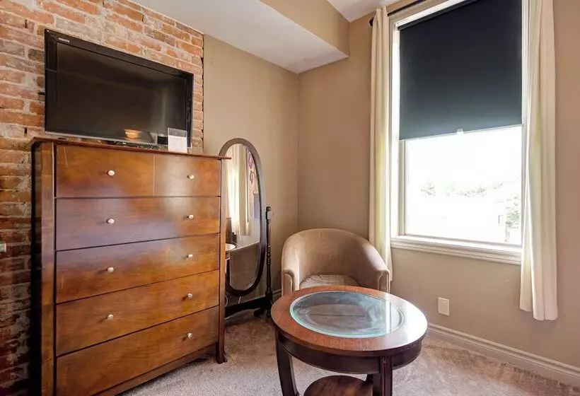 Wellington Inn By Hoco Hotels Collection