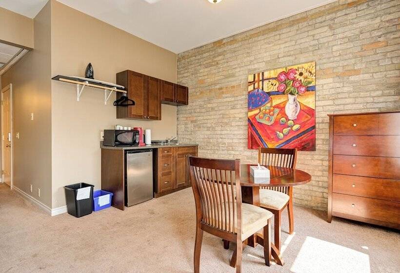 Wellington Inn By Hoco Hotels Collection