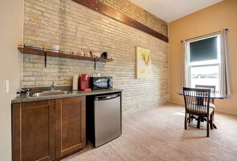 Wellington Inn By Hoco Hotels Collection