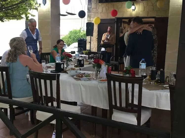 ベッドアンドブレックファースト Villa Lembos