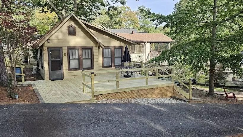 Edgewater Resort Cottage #1